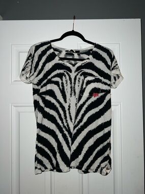 Fox Women's Black and White Zebra-Print Short Sleeve Tee